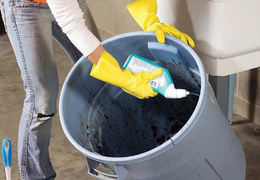 Keine üblen Gerüche mehr: Wie reinigt man Mülltonnen richtig?